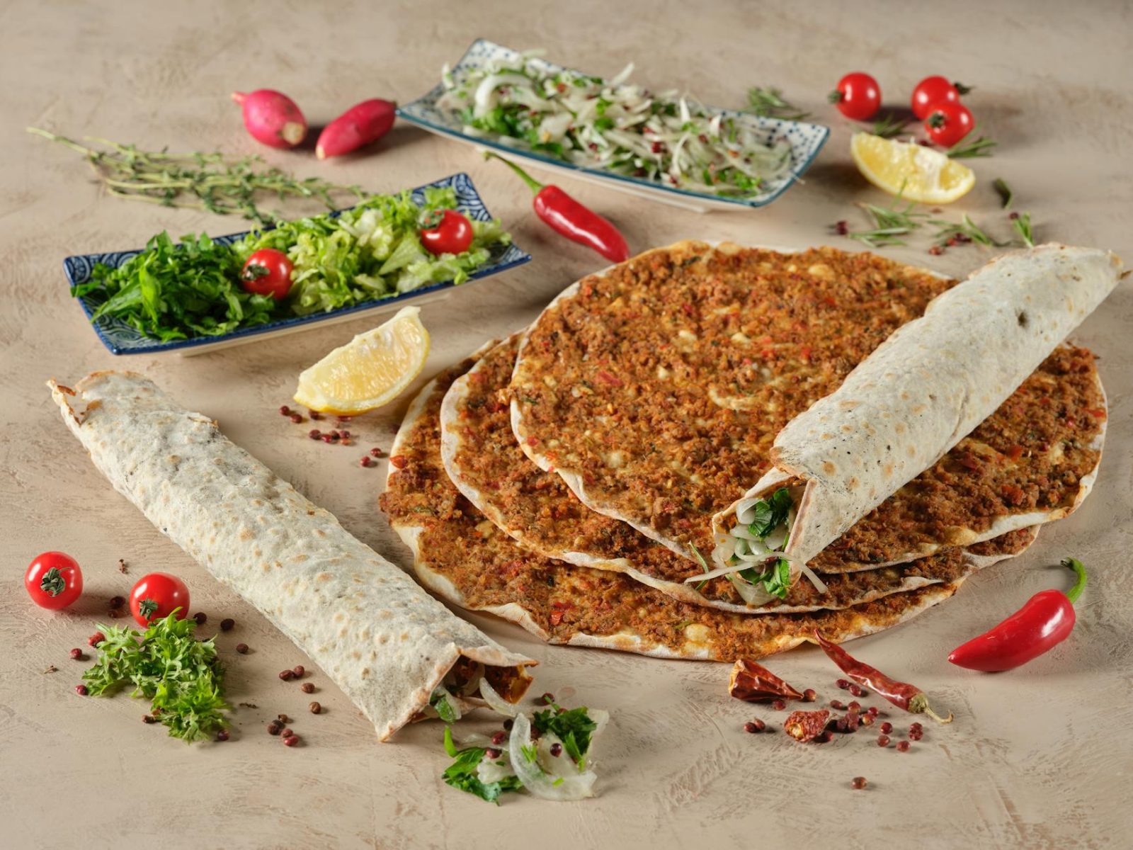 lahmacun with vegetables